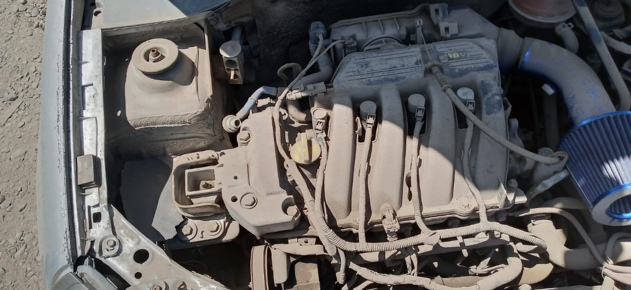  Renault CLIO 2006    EN DESARME